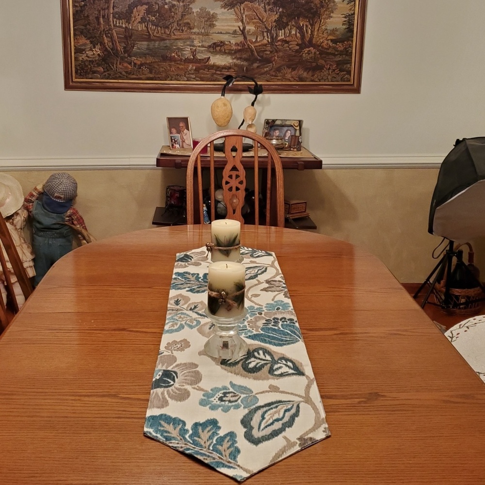 Linen Table Runner - Picture 5 of 6